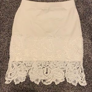 White lace skirt extender